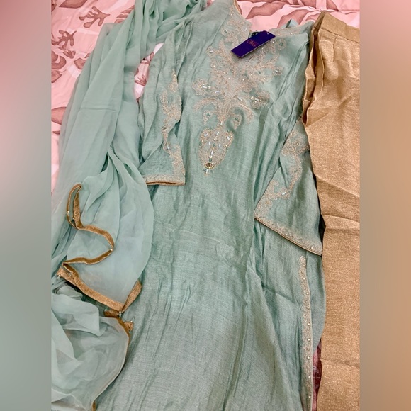 Chinyere Elegant Mint Green Embroidered Women's Dress - Picture 10 of 13